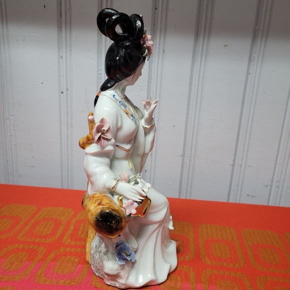 Japanese Porcelain statue - Picture 5 of 13